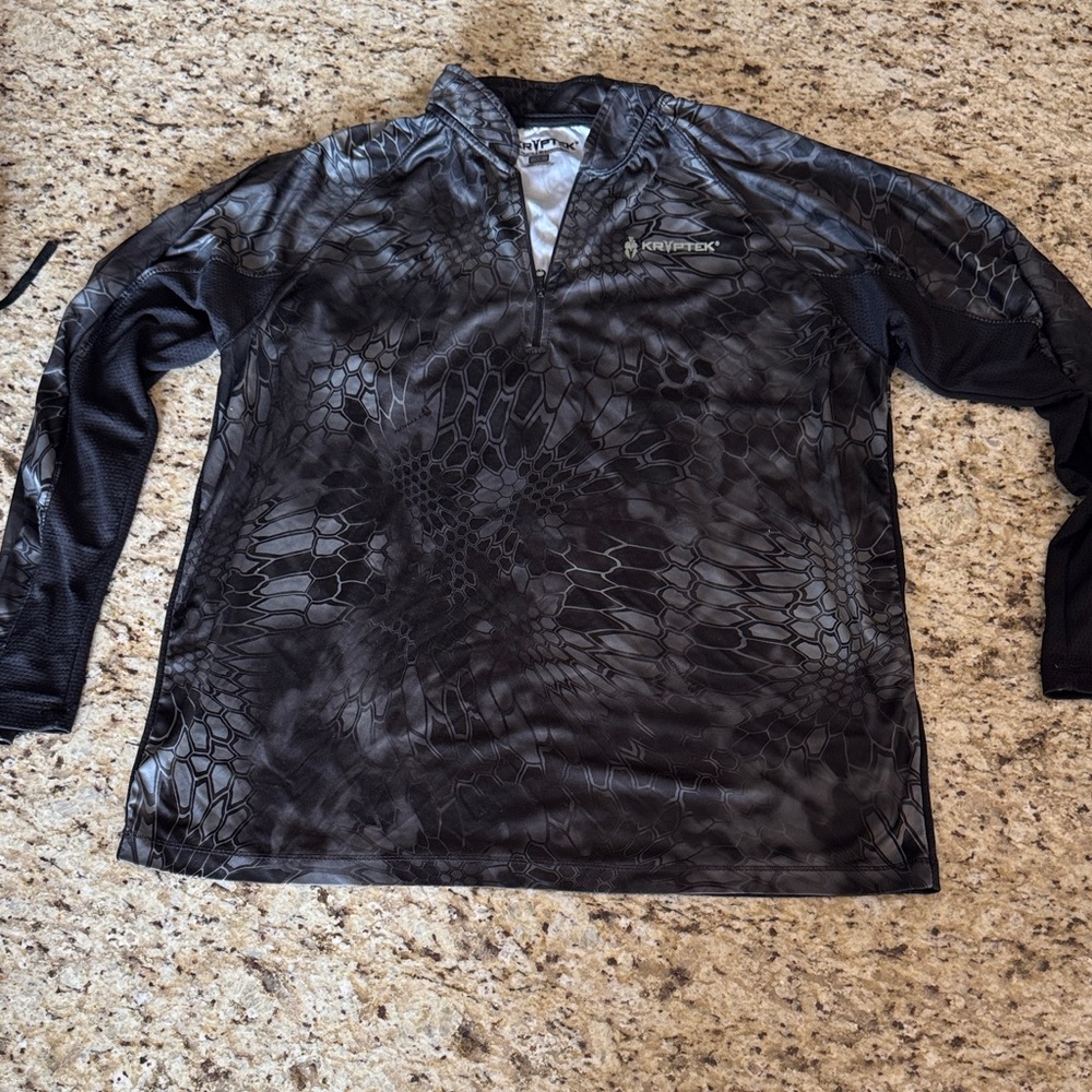 Cabela's Black and Gray Camouflage Pullover